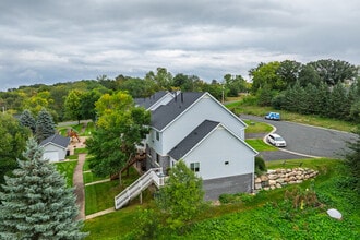 River Bend Townhomes in Shakopee, MN - Building Photo - Building Photo