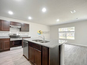 108 Lynbrook Dr in Palm Coast, FL - Building Photo - Building Photo