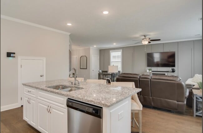 property at 3153 Wayne Dr