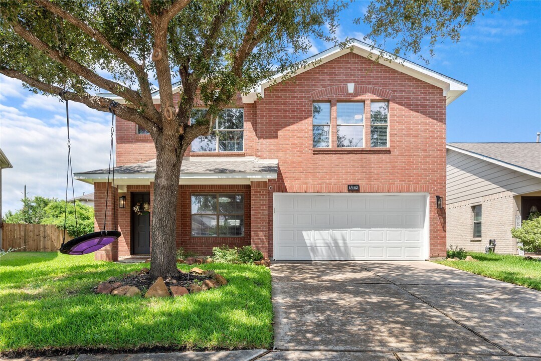 17142 Carshalton Ct in Houston, TX - Building Photo