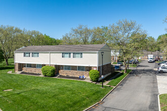 Ohio Townhouses in Columbus, OH - Foto de edificio - Building Photo