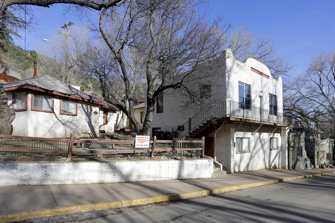 364 Ruxton Ave in Manitou Springs, CO - Building Photo