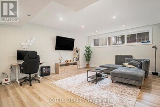 411 Leighton Terrace in Ottawa, ON - Building Photo - Building Photo