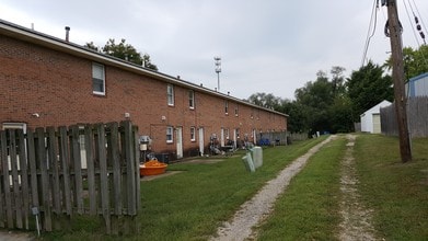 Brockwood Townhouses in Vincennes, IN - Building Photo - Building Photo