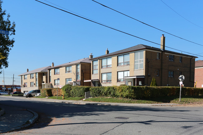 244-246 Overbrook Pl in Toronto, ON - Building Photo - Primary Photo