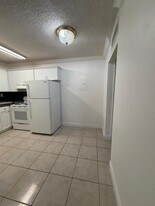 16118 NE 21st Ave in North Miami Beach, FL - Building Photo