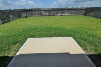 Rodeo Palms in Manvel, TX - Building Photo - Interior Photo