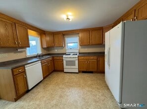 25 Wawecus Hill Rd in Norwich, CT - Building Photo - Building Photo