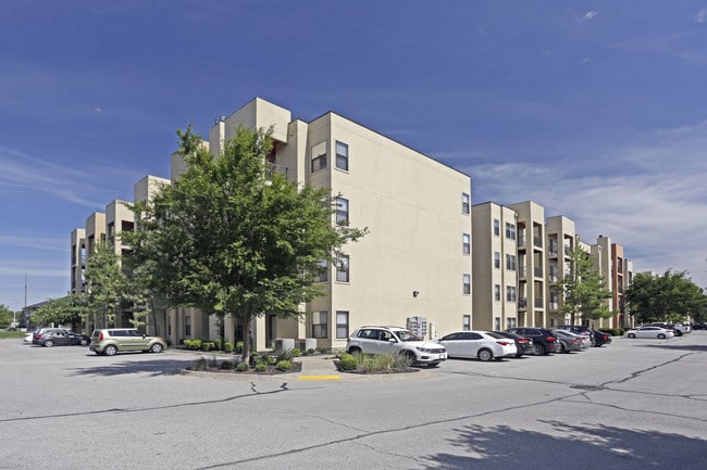 Crown Woods & Village at Crown Woods in Tulsa, OK - Foto de edificio - Building Photo