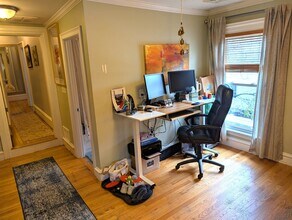 636 Moody St, Unit 2 in Waltham, MA - Foto de edificio - Building Photo