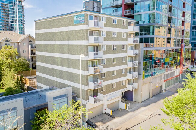 Amantea Tower in Calgary, AB - Building Photo - Building Photo