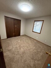900 N Kiwanis Ave in Sioux Falls, SD - Building Photo - Building Photo