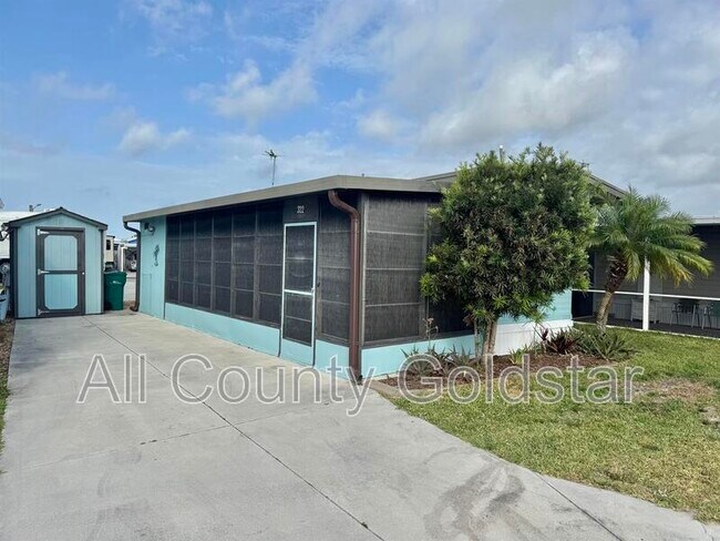 1475 Flamingo Dr in Englewood, FL - Building Photo - Building Photo