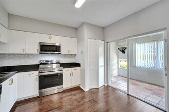 29 Fleming Ct in Weston, FL - Building Photo - Building Photo