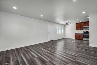 25925 Narbonne Ave, Unit 35 in Lomita, CA - Foto de edificio - Building Photo