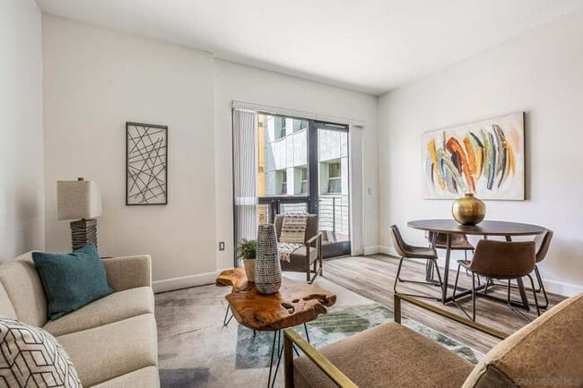 889 Date St, Unit 439 in San Diego, CA - Building Photo - Building Photo