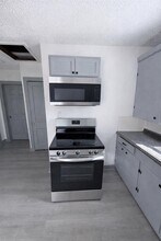 608 E 4th St in Sweeny, TX - Building Photo - Building Photo