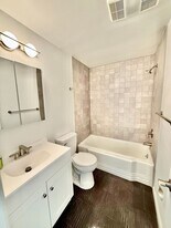 8352 Wabash Ave S in Seattle, WA - Building Photo