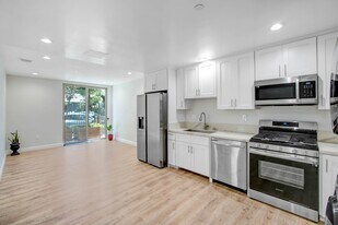11753 Iowa Ave, Unit 103 in Los Angeles, CA - Building Photo