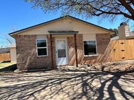 9603 Elmwood Ave in Lubbock, TX - Building Photo