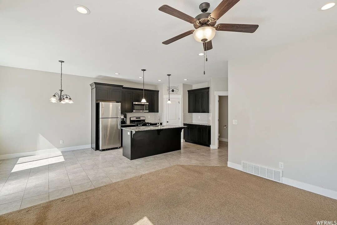 1721 North 3870 West in Lehi, UT - Building Photo