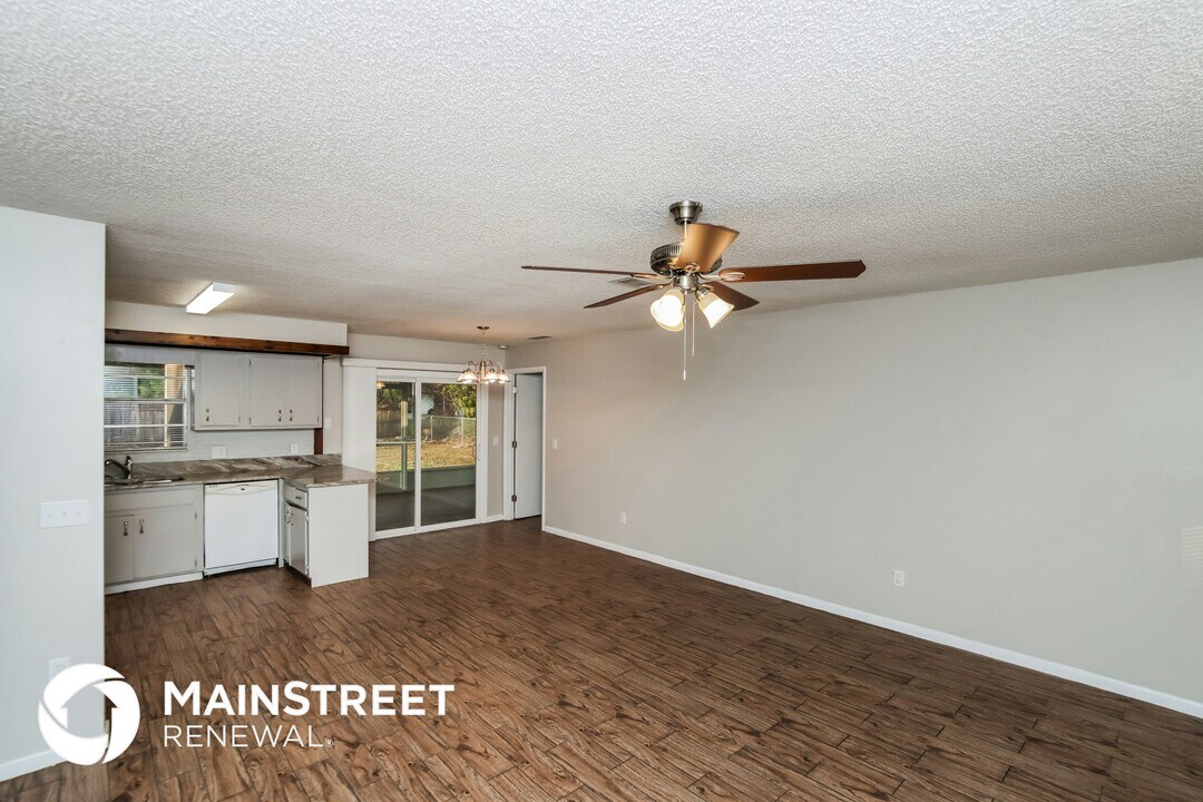 461 Truvall St SW in Palm Bay, FL - Building Photo