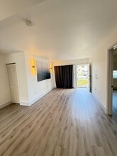 15205 SW 80th St in Miami, FL - Building Photo - Building Photo