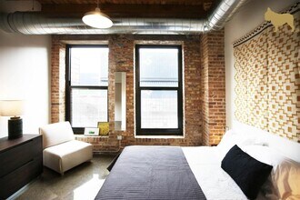 1887 W Ogden Ave in Chicago, IL - Building Photo - Building Photo