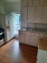 219 S Main St, Unit upstairs in Manteno, IL - Building Photo - Building Photo