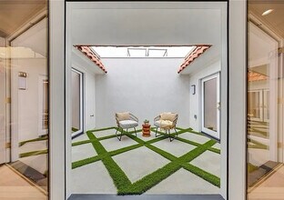 80 Seton Rd in Irvine, CA - Building Photo - Building Photo