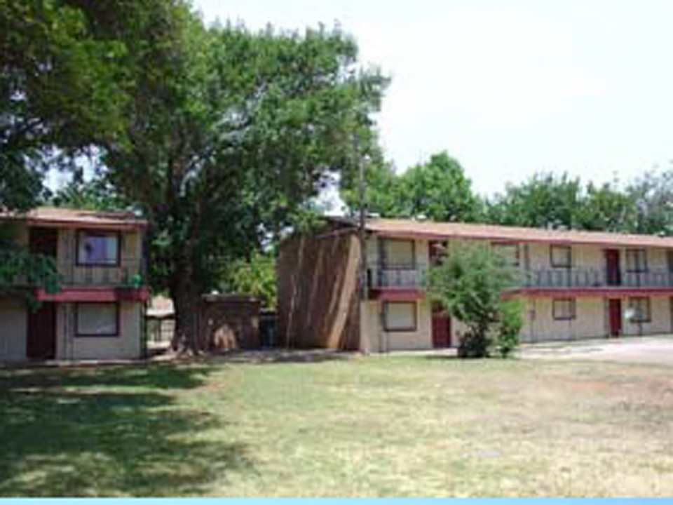 Claystone Apartments in Abilene, TX - Building Photo