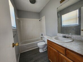 125 Crestwood Dr in San Angelo, TX - Building Photo - Building Photo