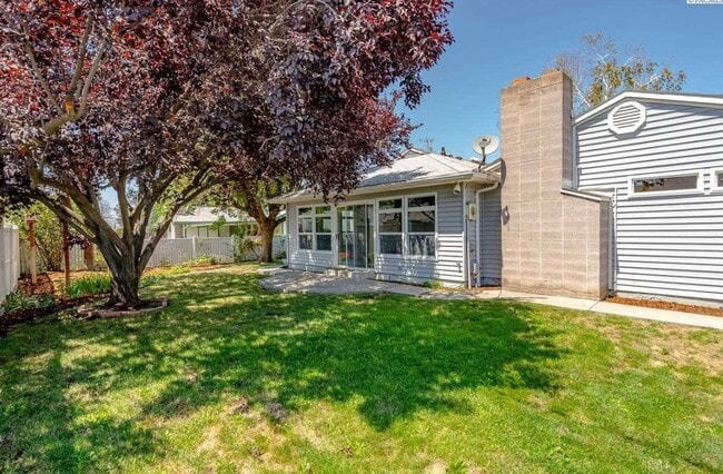 2405 Torbett St in Richland, WA - Building Photo - Building Photo