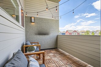 1585 Hecla Way in Louisville, CO - Building Photo - Building Photo