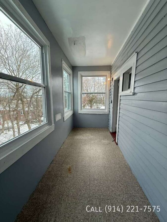 263 Elm St in Yonkers, NY - Building Photo - Building Photo