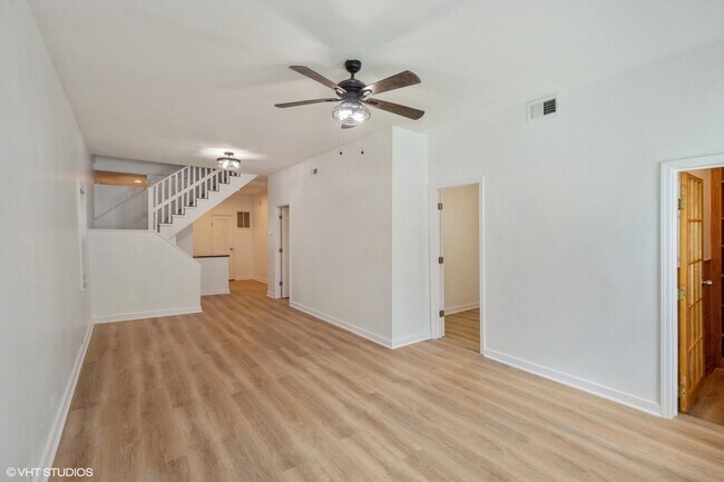 1240 N Greenview Ave in Chicago, IL - Building Photo - Building Photo