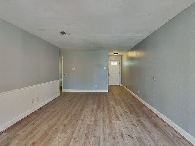 1814 Glenwick Ln in Irving, TX - Building Photo - Building Photo