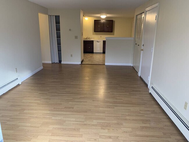 73 Manchester St in Leominster, MA - Foto de edificio - Building Photo