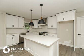 590 Oriole Dr SE in Marietta, GA - Building Photo - Building Photo