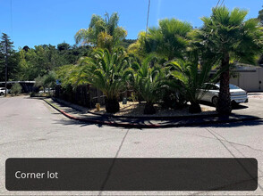 20 Arcangel Way in San Rafael, CA - Foto de edificio - Building Photo