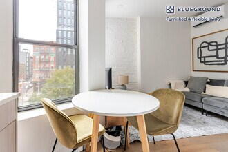 6 Avenue B, Unit FL3-ID1899 in New York, NY - Building Photo - Building Photo