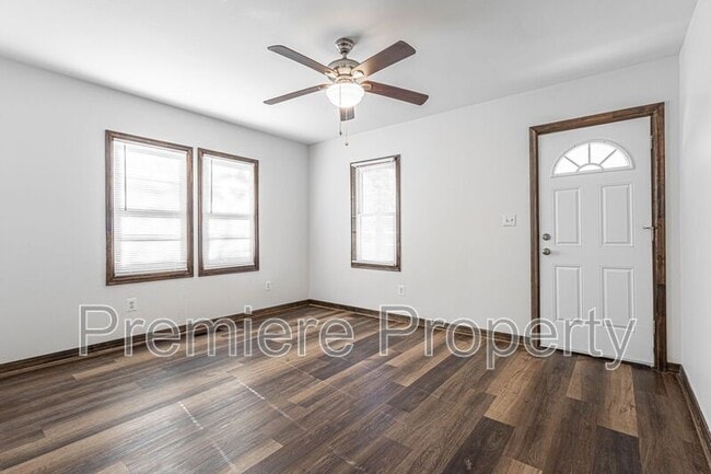 2419 S Vermont Ave in Independence, MO - Building Photo - Building Photo