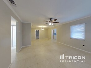 1933 Ridgewood Dr in Clearwater, FL - Foto de edificio - Building Photo