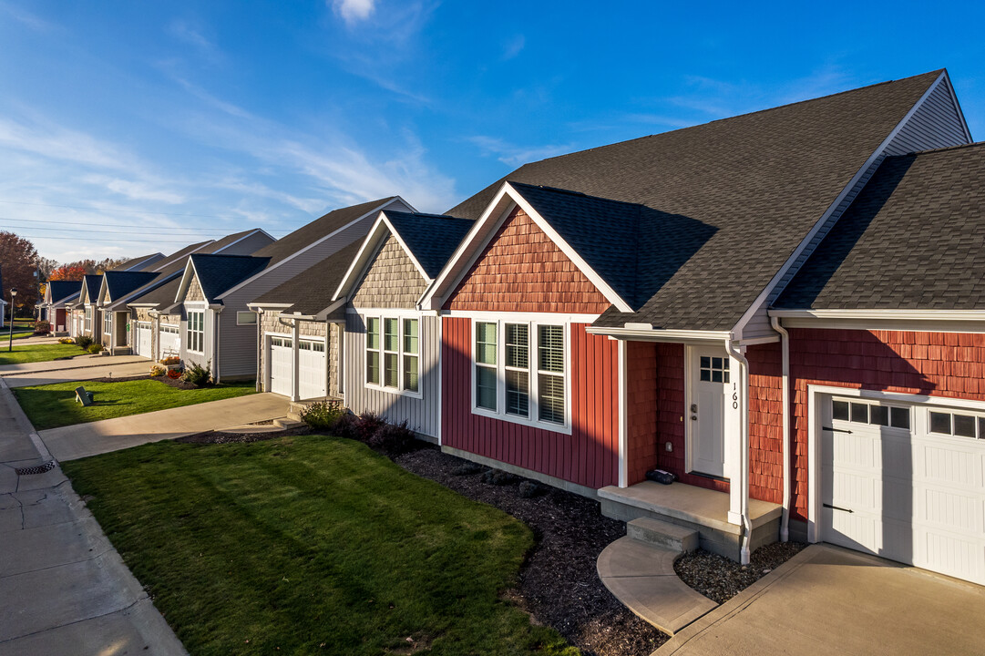 Keystone Luxury Townhomes in Wadsworth, OH - Building Photo