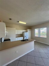 2450 SE 5th Ct, Unit 8U-5 in Homestead, FL - Foto de edificio - Building Photo