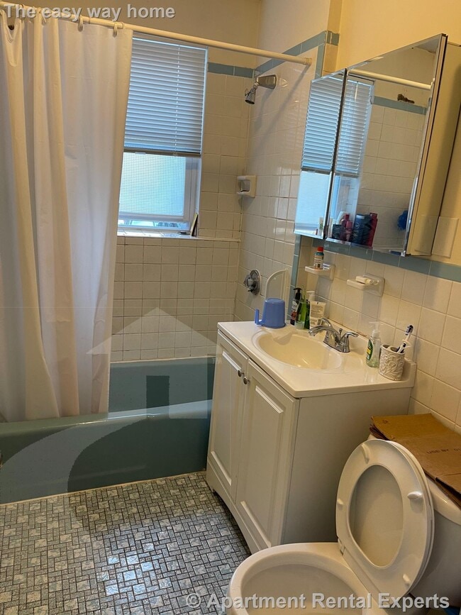 402 Highland Ave, Unit #2 in Somerville, MA - Foto de edificio - Building Photo