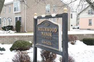 Beechwood Manor Apartments in Cheektowaga, NY - Building Photo - Building Photo