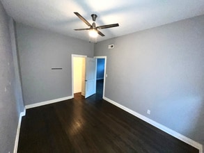 3105 W Diversey Ave in Chicago, IL - Building Photo - Building Photo