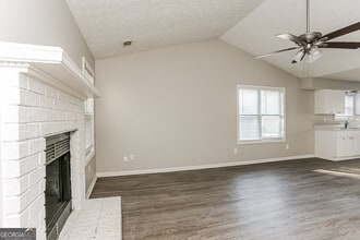 10442 Tara Beach Cir in Jonesboro, GA - Building Photo - Building Photo