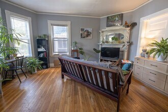 430 Centre St in Boston, MA - Building Photo - Building Photo